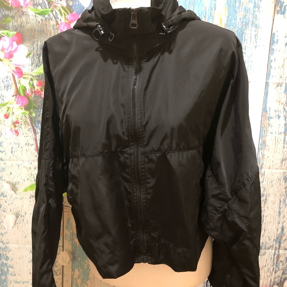 waterproof cropped jacket